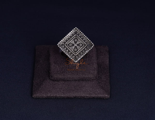 Moh Intricate Work Wear Basics
