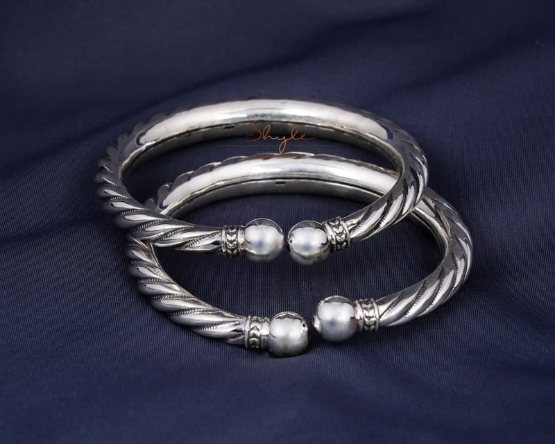 Anvaya Intricate Spiral Ankle Kada back