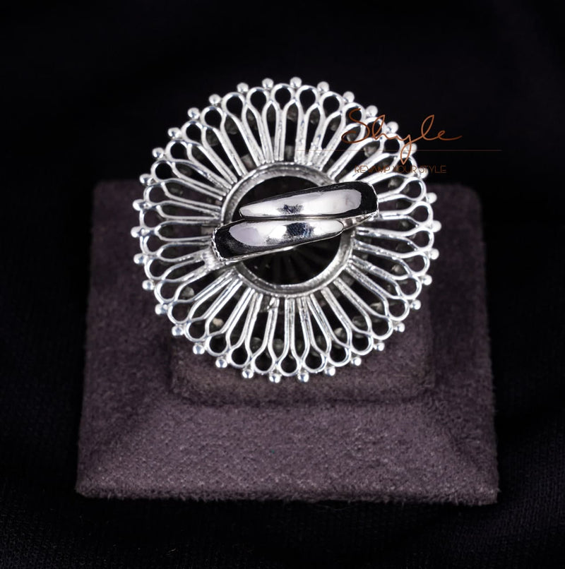 Anvaya Fine Carved Embossed Ring