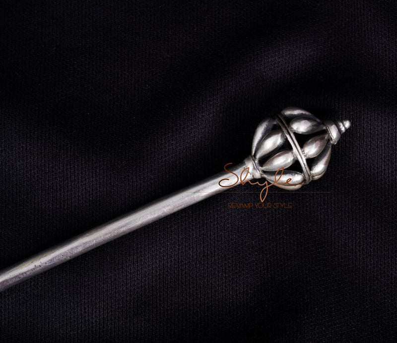 Mizoya Embossed Motif Juda Pin