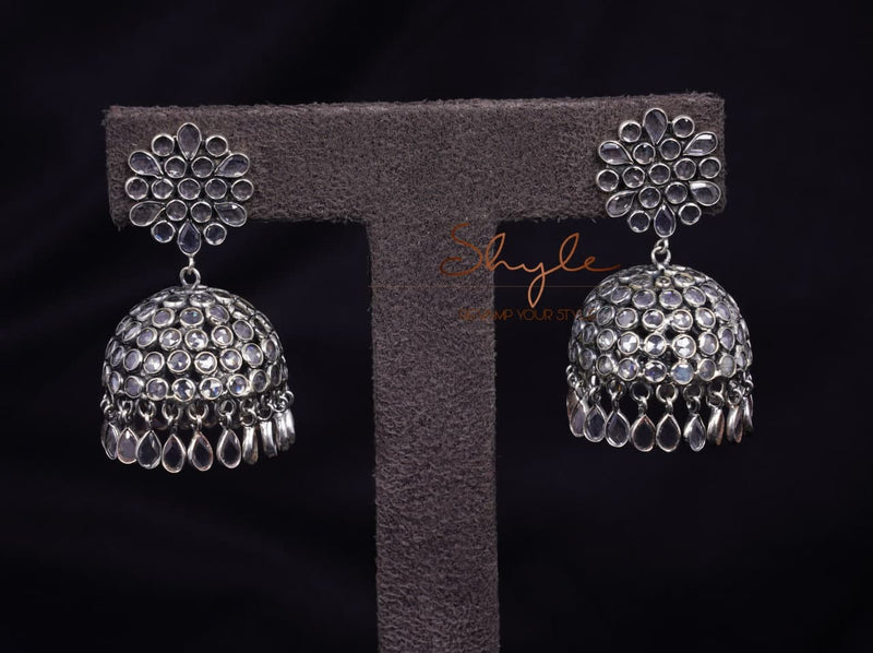 Essence Scintillating Versatile Jhumka
