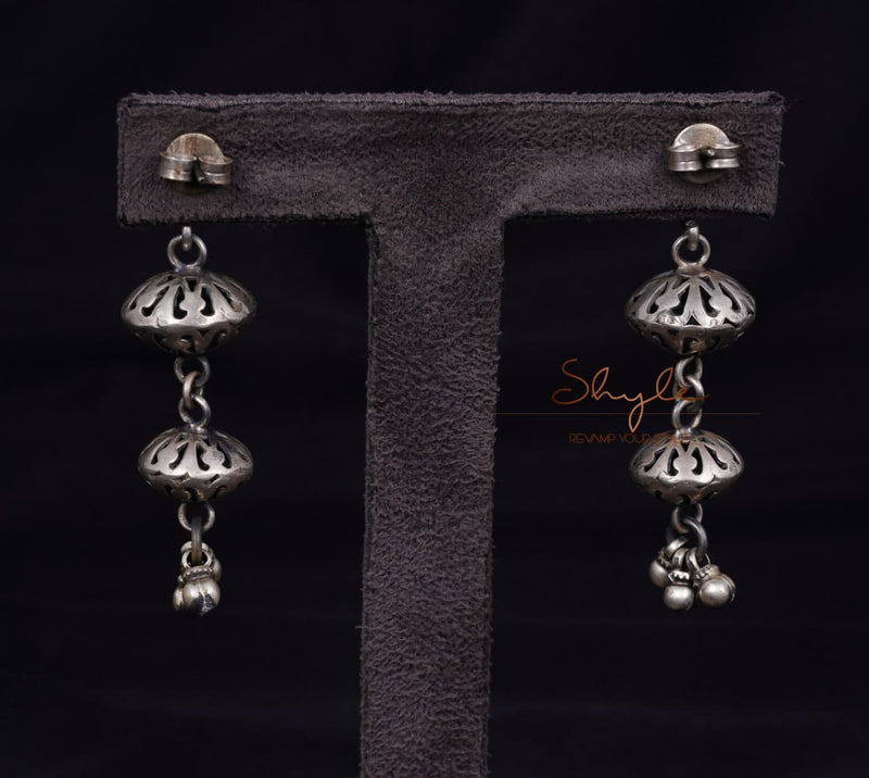 Moh Fine Carved Layered Earrings