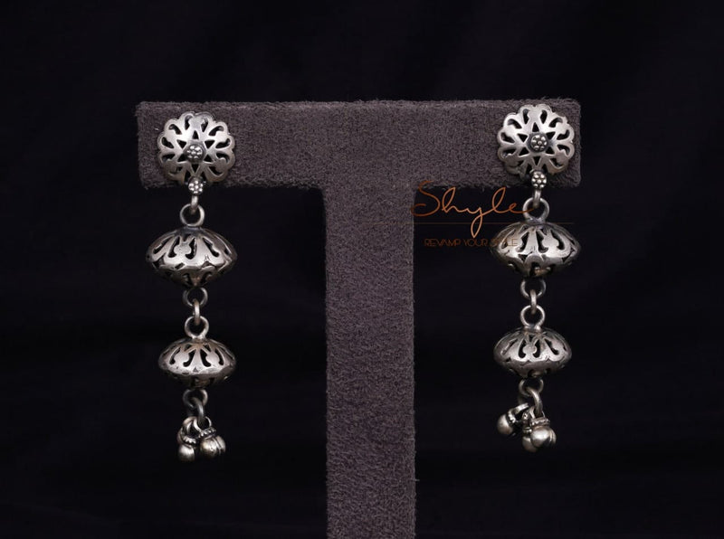 Moh Fine Carved Layered Earrings