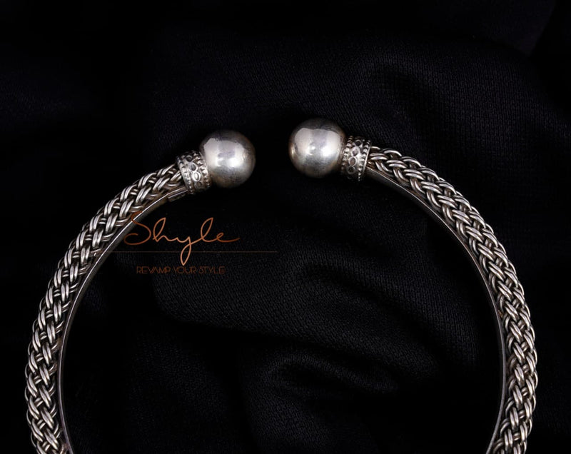 Mizoya Intricate Guthau Ball Ankle Kada back