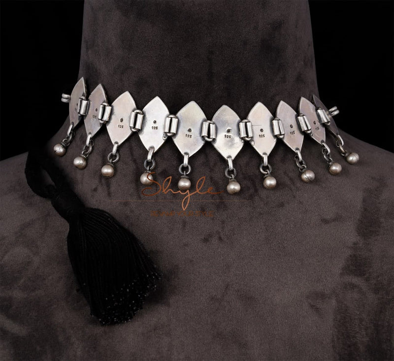 Adya Intricate Leaf Drop Choker