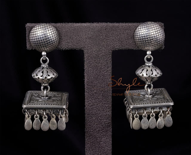 Tattva textured Motif Square Layered Jhumka front