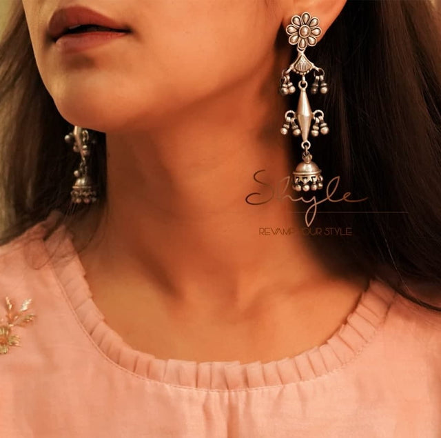 Moh Flower Motif Fine Layer Jhumki