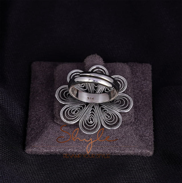 Moh Intricate Fine Flower Ring
