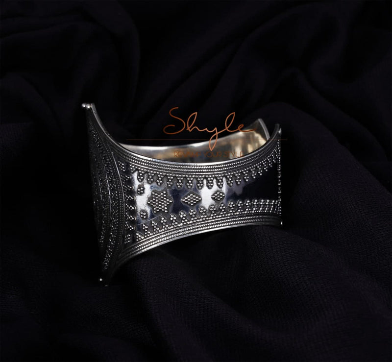 Anvaya Concentric Classic Kada