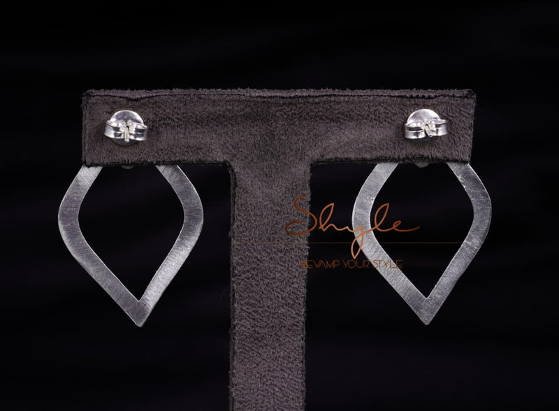 Qurbat Leaf Matte Earrings back