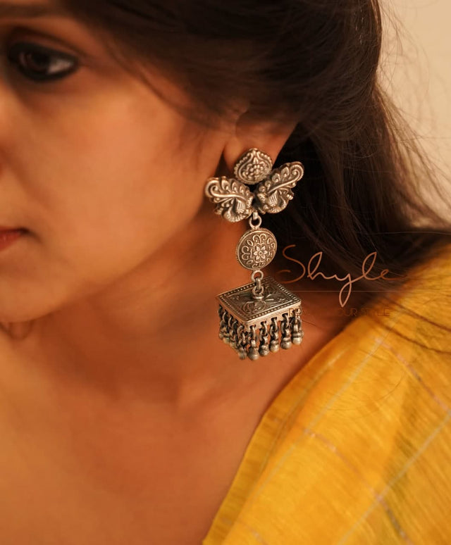 Tattva Dual peacock motif Intricate Flat Jhumka (1)