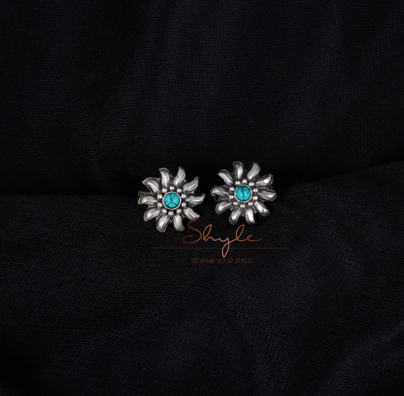 Moh turquoise mini flower toe ring