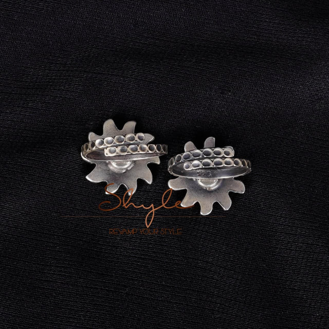 Moh turquoise mini flower toe ring