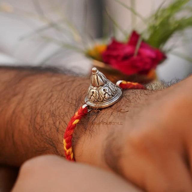 Adya Chitai Dhaal Rakhi