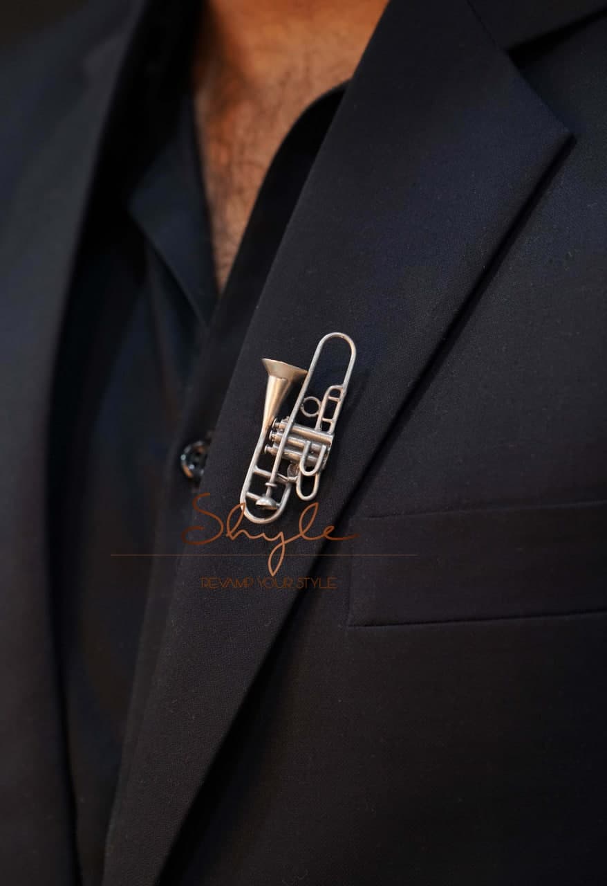 Anvaya Statement Trumphet Brooch model