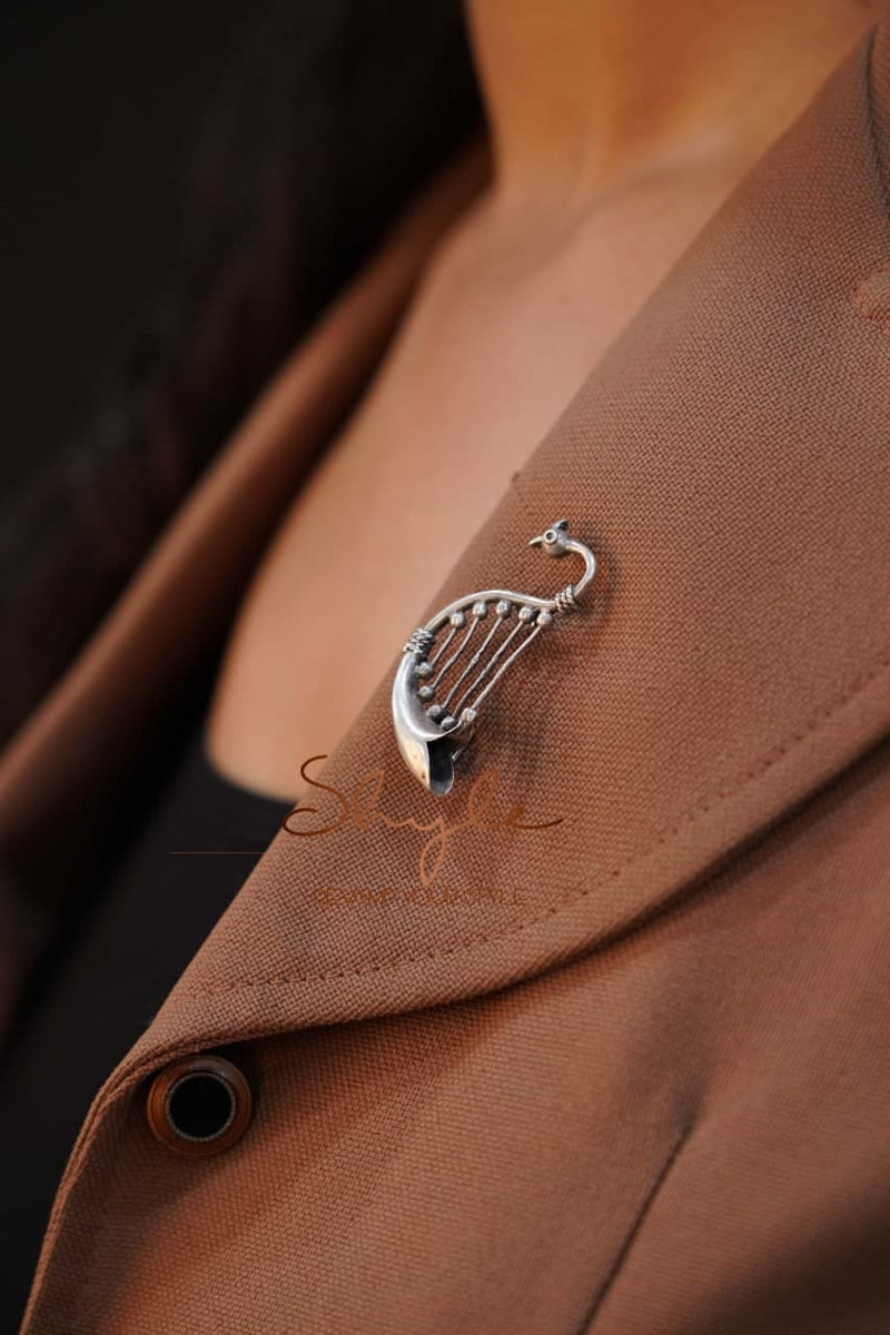 Anvaya Statement Harp Rakhi cum Brooch