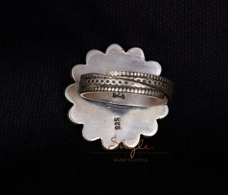 Moh Timeless Flower Ring back