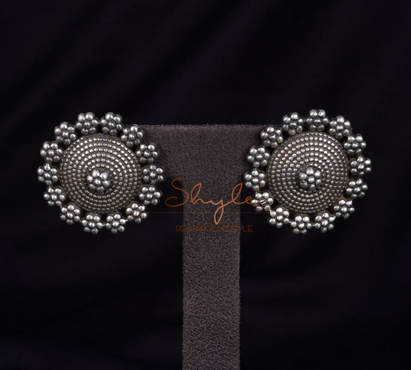 Mizoya Intricate Mini Flower Bordered Studs