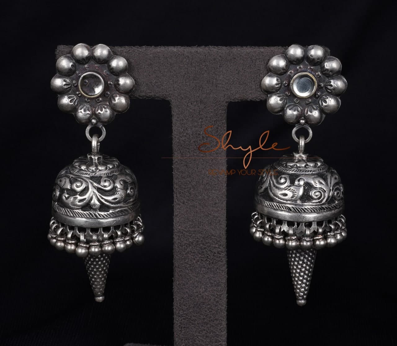Dulari Chitai Intricate Rawa Drop Jhumka