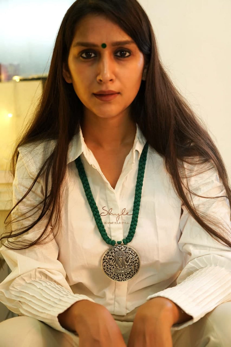 Anvaya Intricate Ganesha Chitai Necklace
