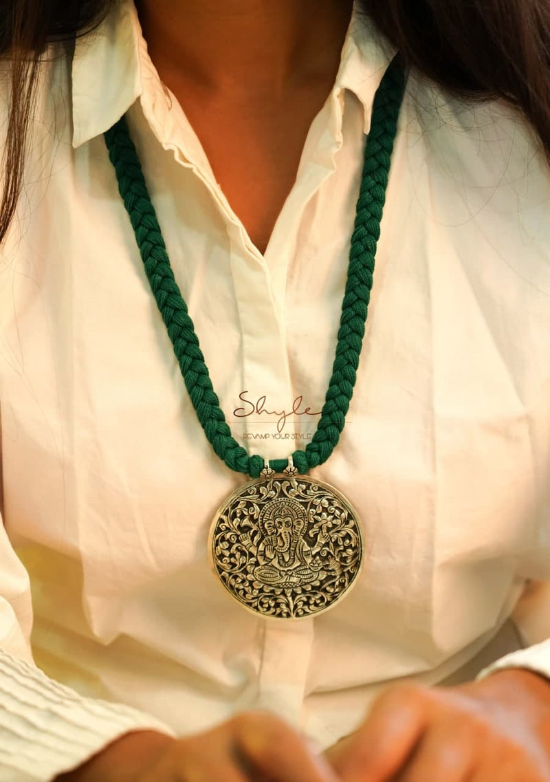 Anvaya Intricate Ganesha Chitai Necklace
