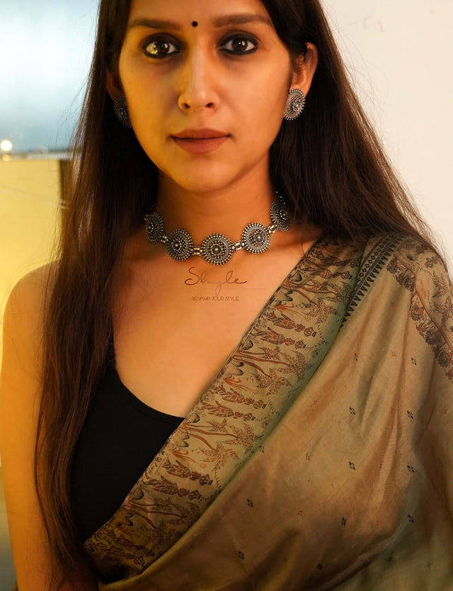Adya Jali motif Flower Embossed Sequence Choker Set