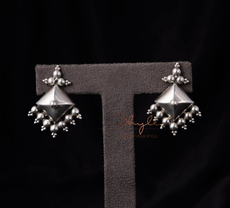 Mizoya Matte Classic Studs