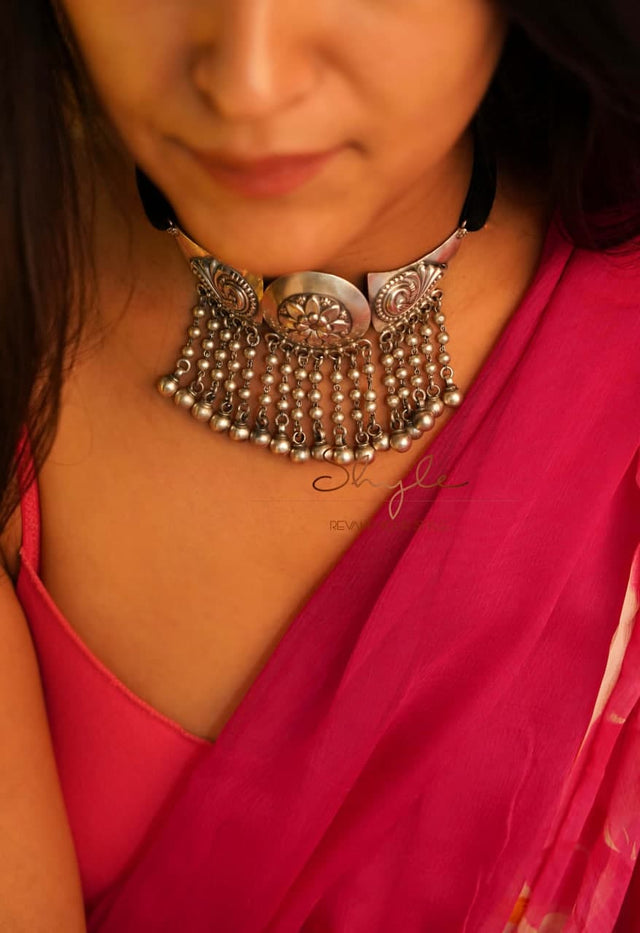 Mizoya Tri Motif Ball Cluster Classic Choker model