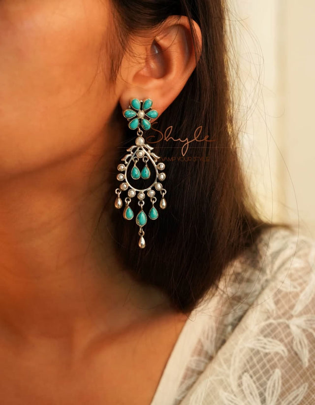 Essence Turquoise Pearl Jadau Earrings model