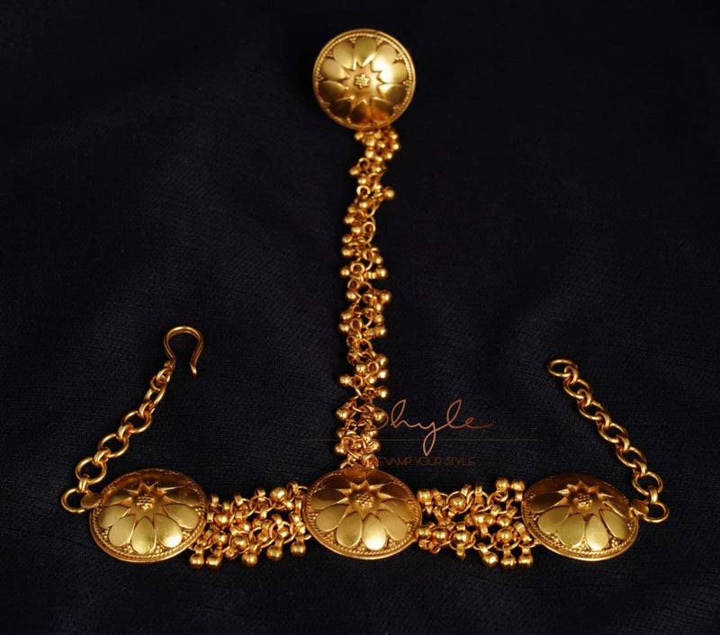 Moh Intricate Petal Motif Ghughri Statement Gold Hathphool front