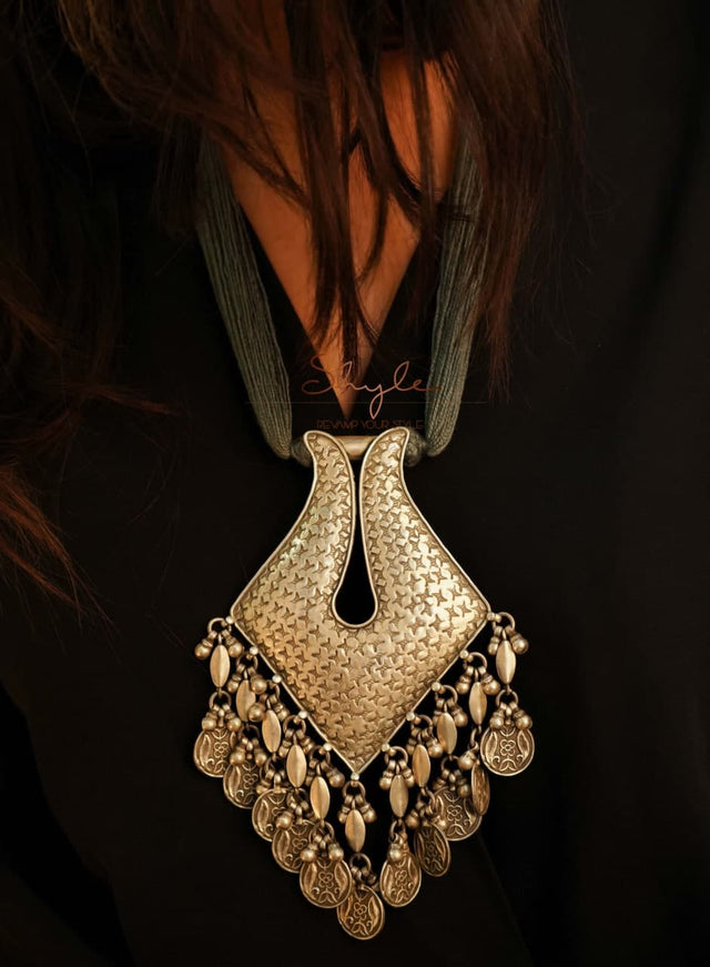 Anvaya Intricate Vintage Inspired Drop Statement Necklace