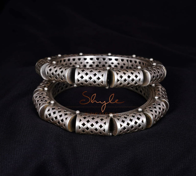 Tattva Intricate Jharonkha Statement Kada