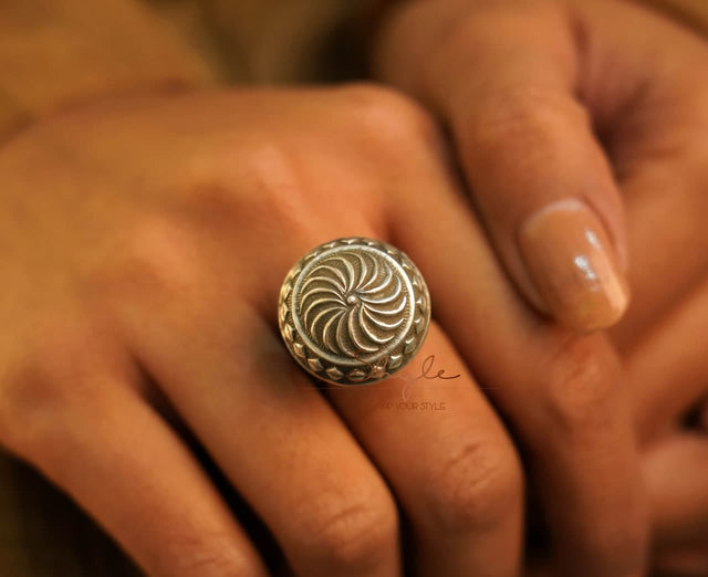 Mizoya Intricate Embossed Timeless Ring