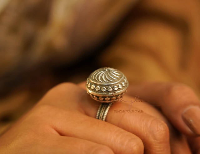 Mizoya Intricate Embossed Timeless Ring