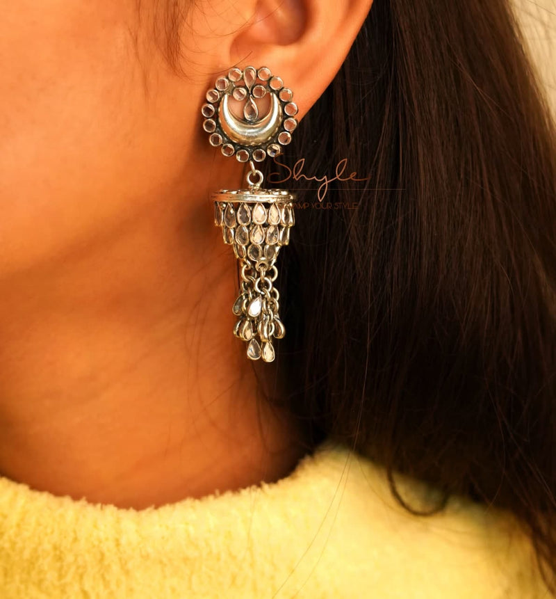Essence Scintillating Dangling Earrings