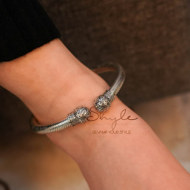 Mizoya Textured Ball Ankle Kada
