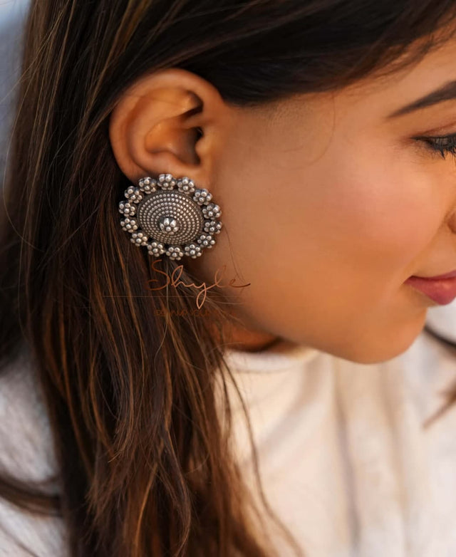 Mizoya Intricate Mini Flower Bordered Studs