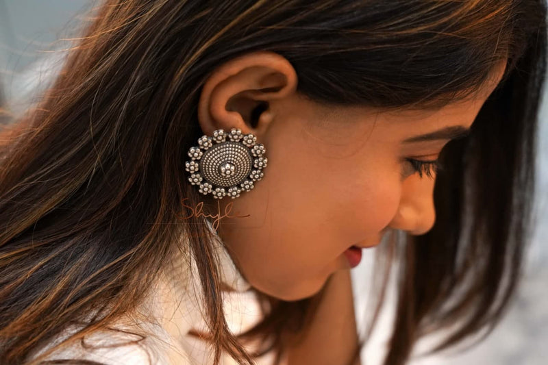 Mizoya Intricate Mini Flower Bordered Studs