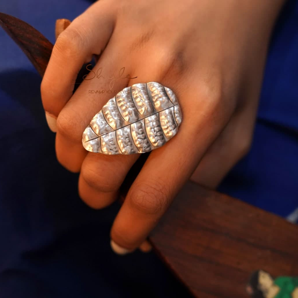 Adya Sookha Patta Ring