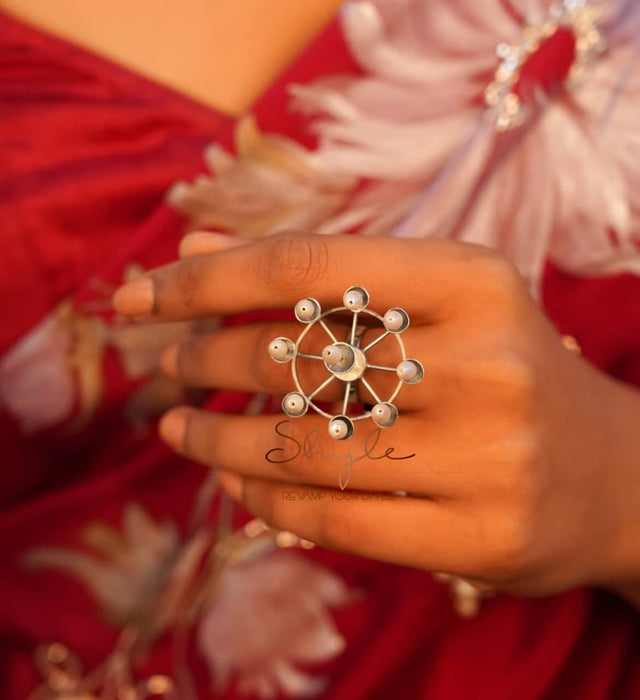 Anvaya Scintillating Lamp Statement Ring