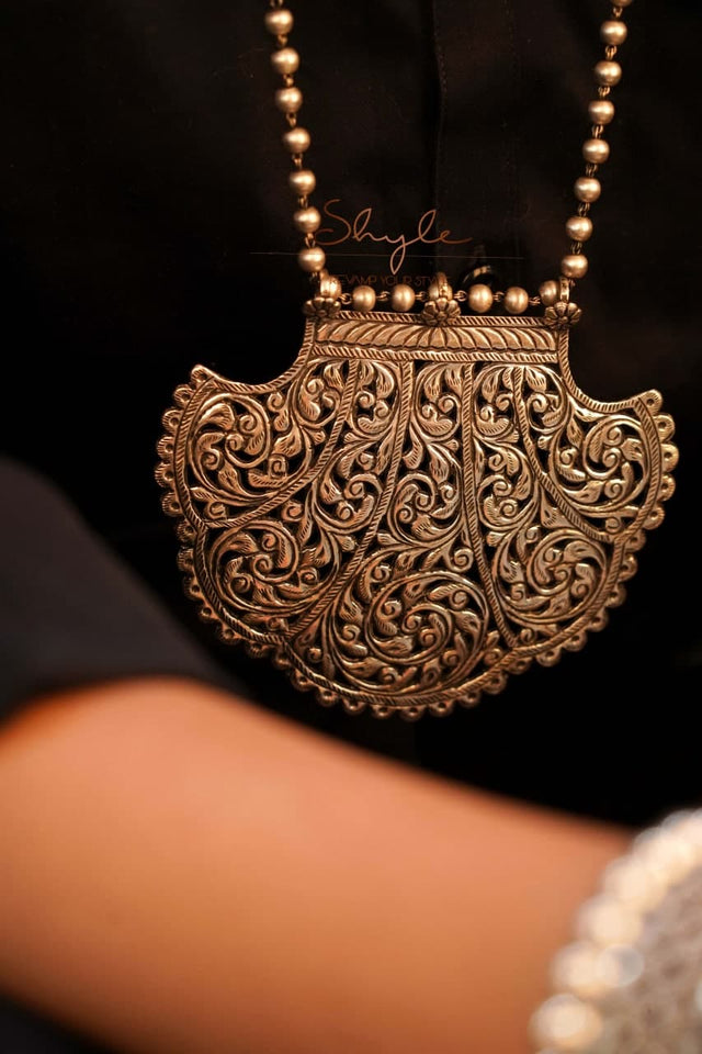 Mizoya Chitai Carved Grand Necklace