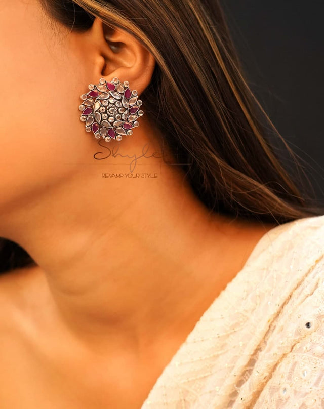 Essence Embossed Motif Scintillating Statement Choker Set