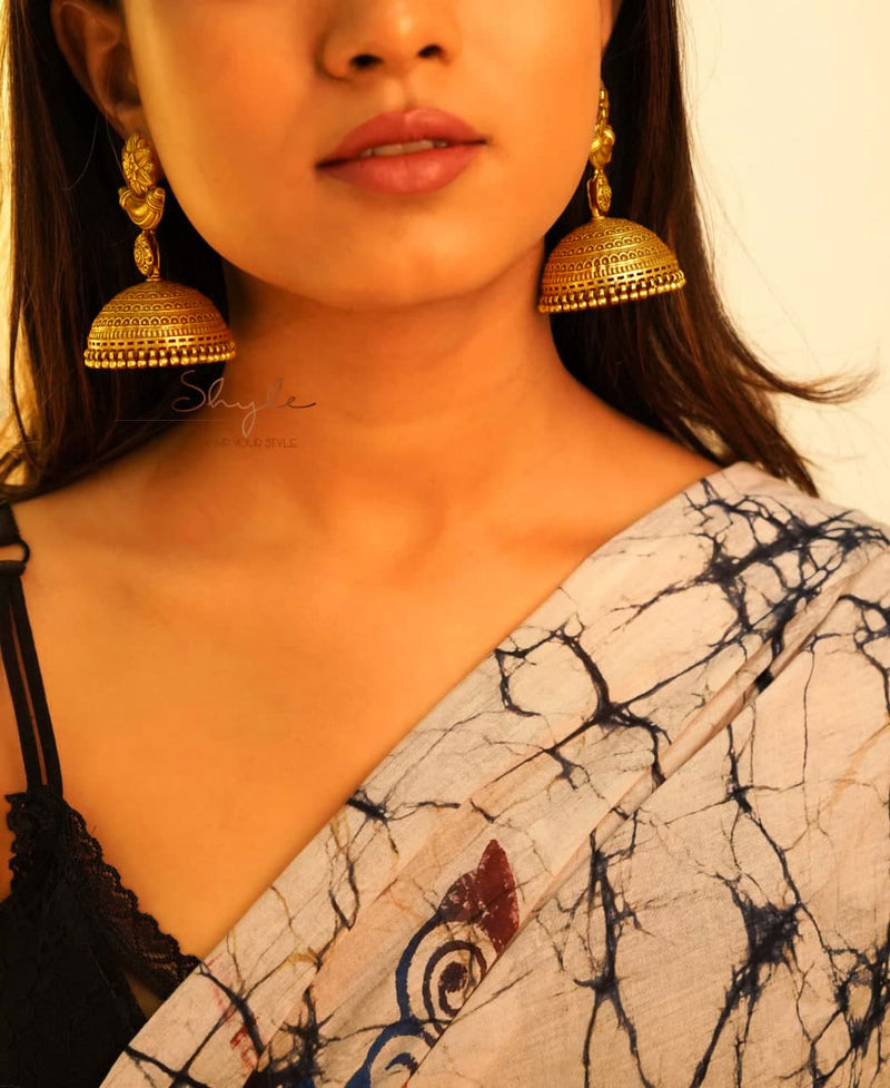 Dulari Intricate Flower Motif Grand Jhumka