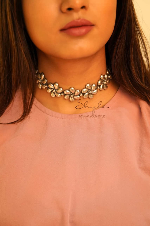 Adya Embossed Flower Sequence Versatile Choker