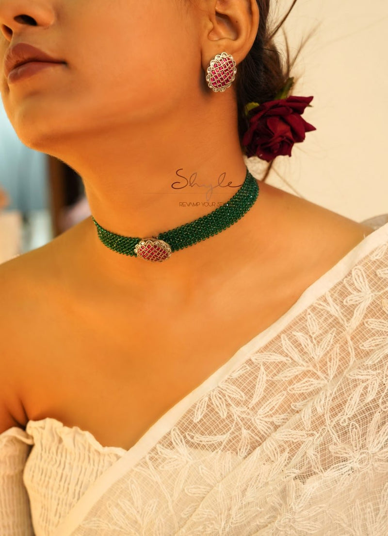 Essence Scintillating Kundan Statement Choker Set