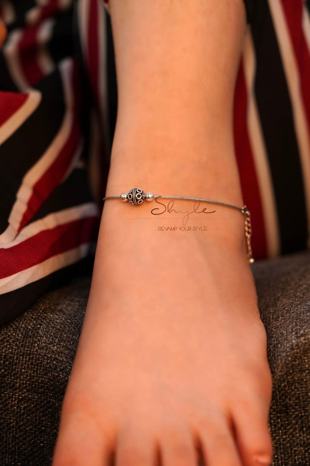 Adya Intricate Ball Motif Everyday Anklet
