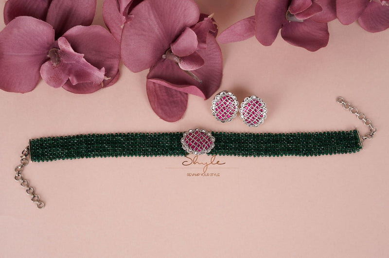 Essence Scintillating Kundan Statement Choker Set