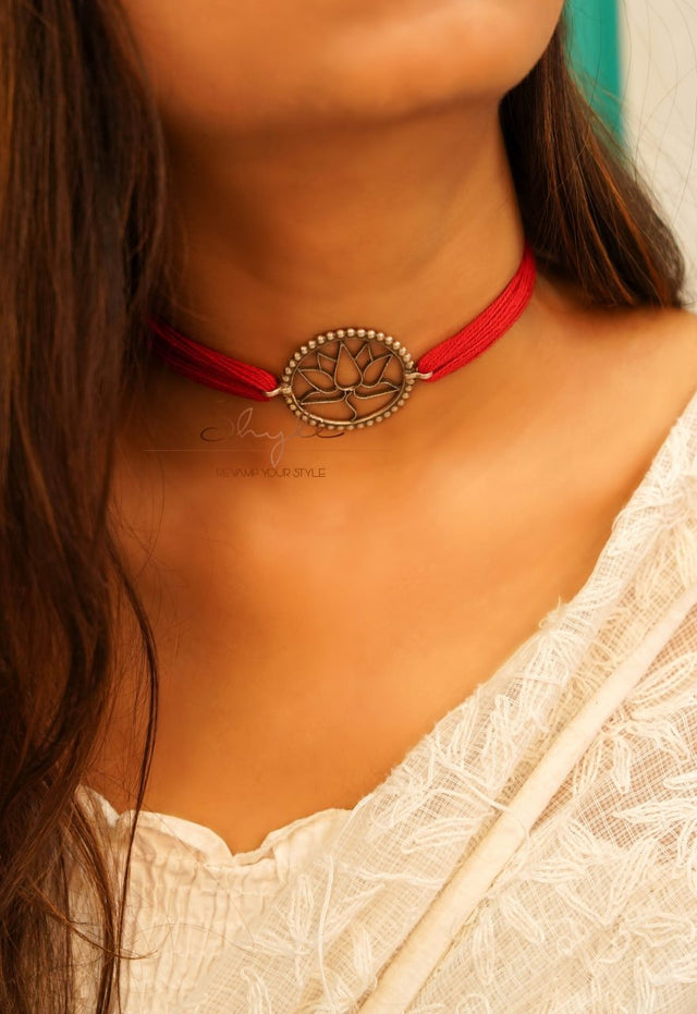 Moh Carved Lotus Motif Timeless Choker