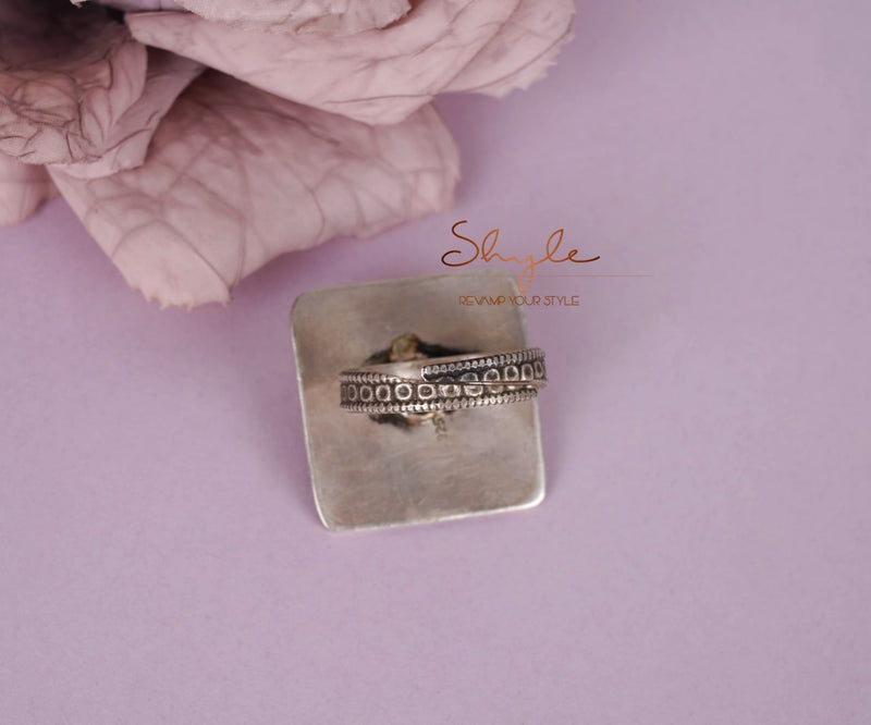 Tattva Detailed Embossed Classic Ring