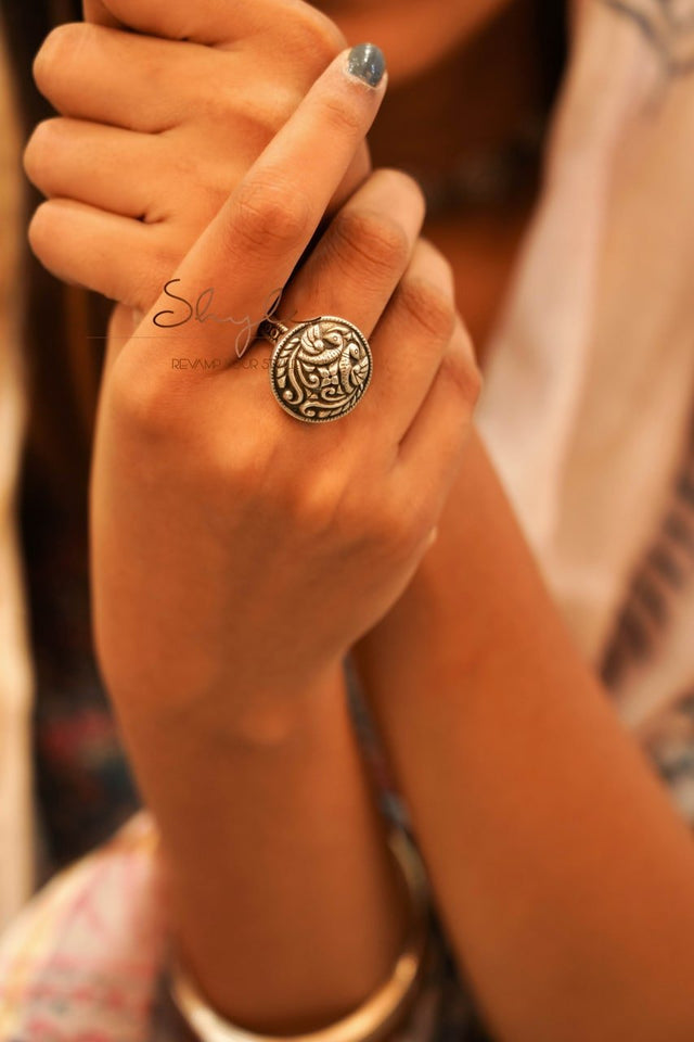 Adya Peacock Motif Embossed Versatile Ring